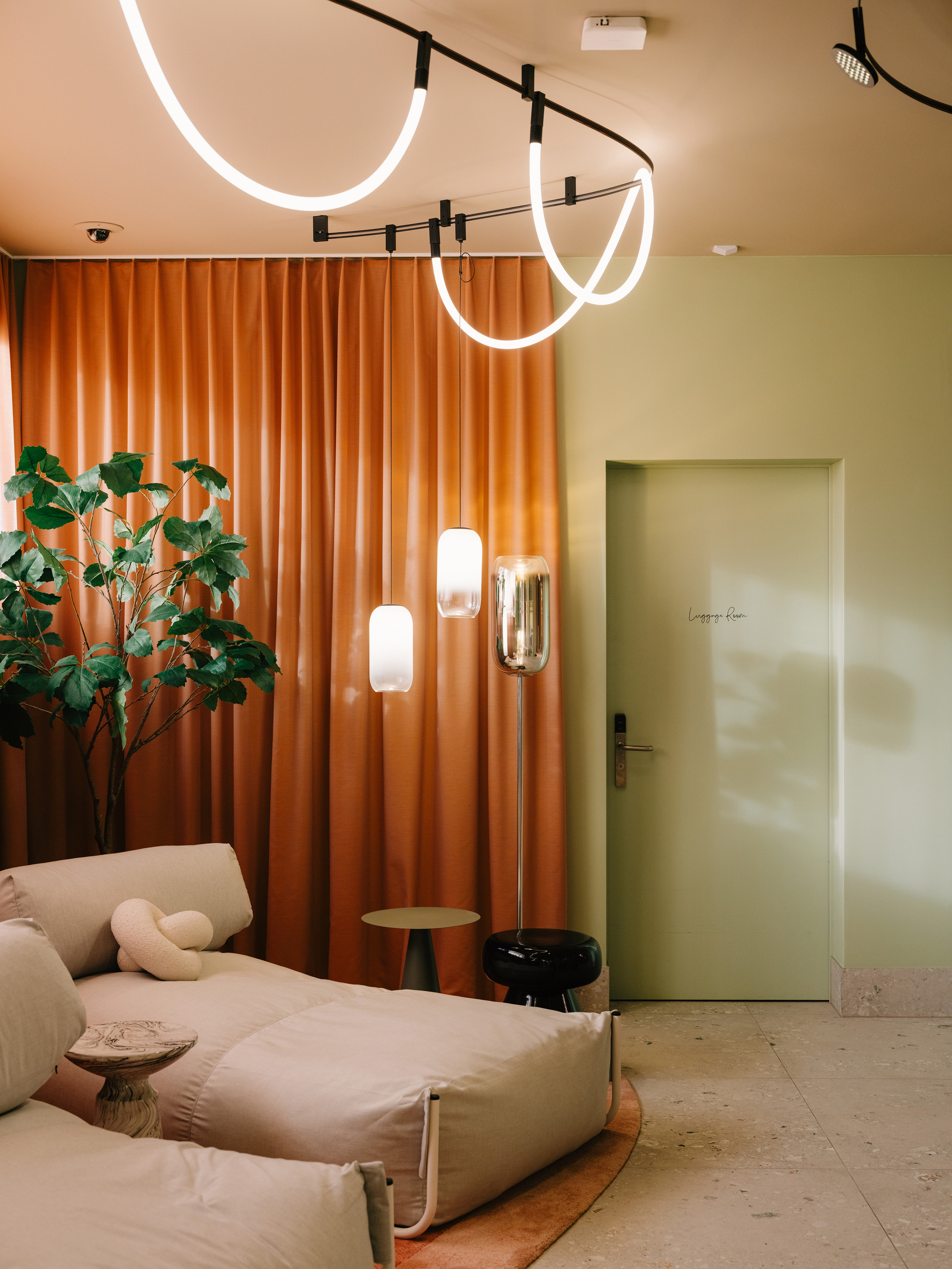  HOP Apartements & Suites