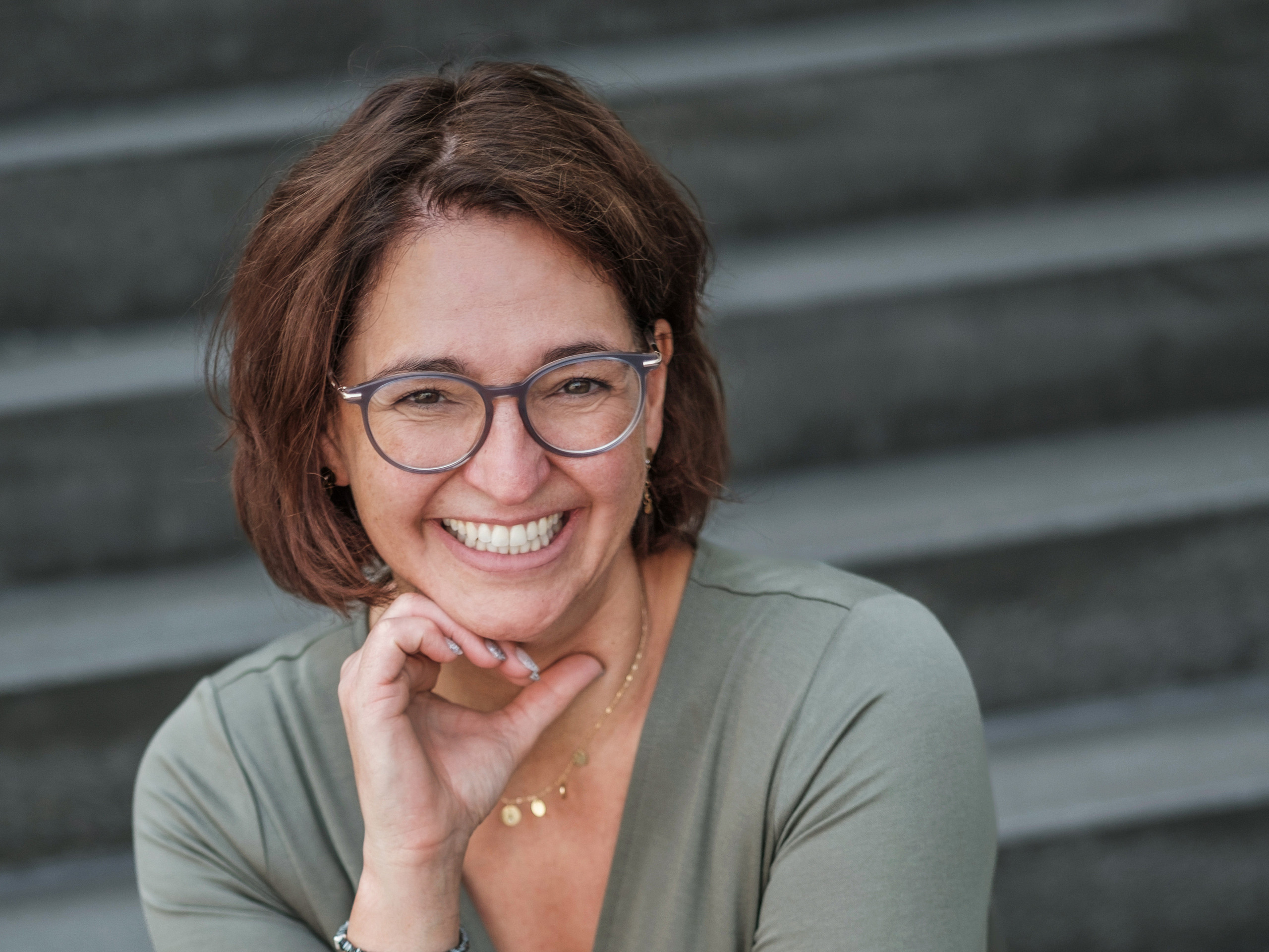 Sandra Jungen arbeitet im Bereich Sales bei VLEXsoftware.
