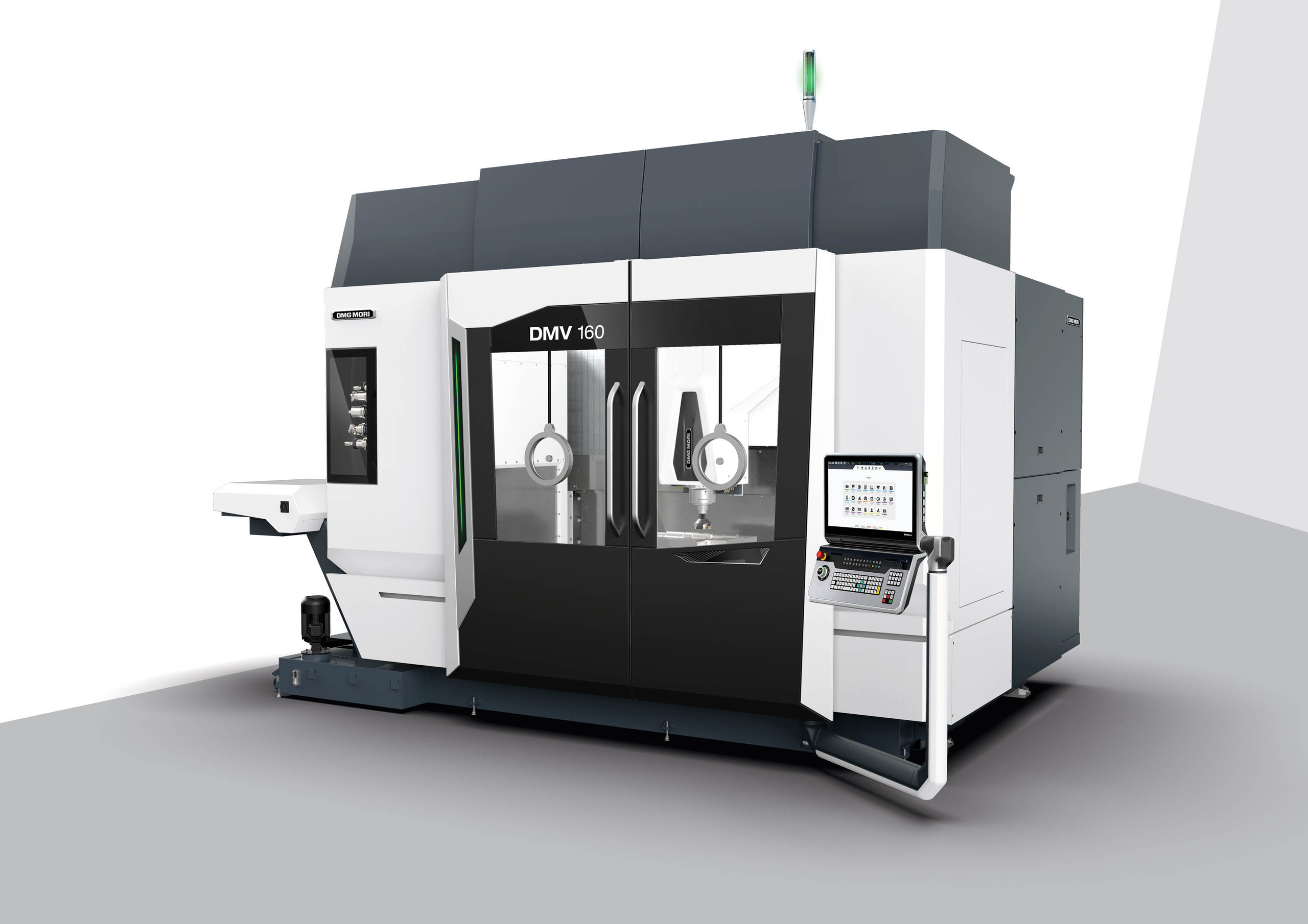 <p>Man sieht: Die vertikale Fräsmaschine DMV 160 von DMG MORI in modernem schwarz-weißem Design mit Bedienpanel und großem Arbeitsraum.<p>