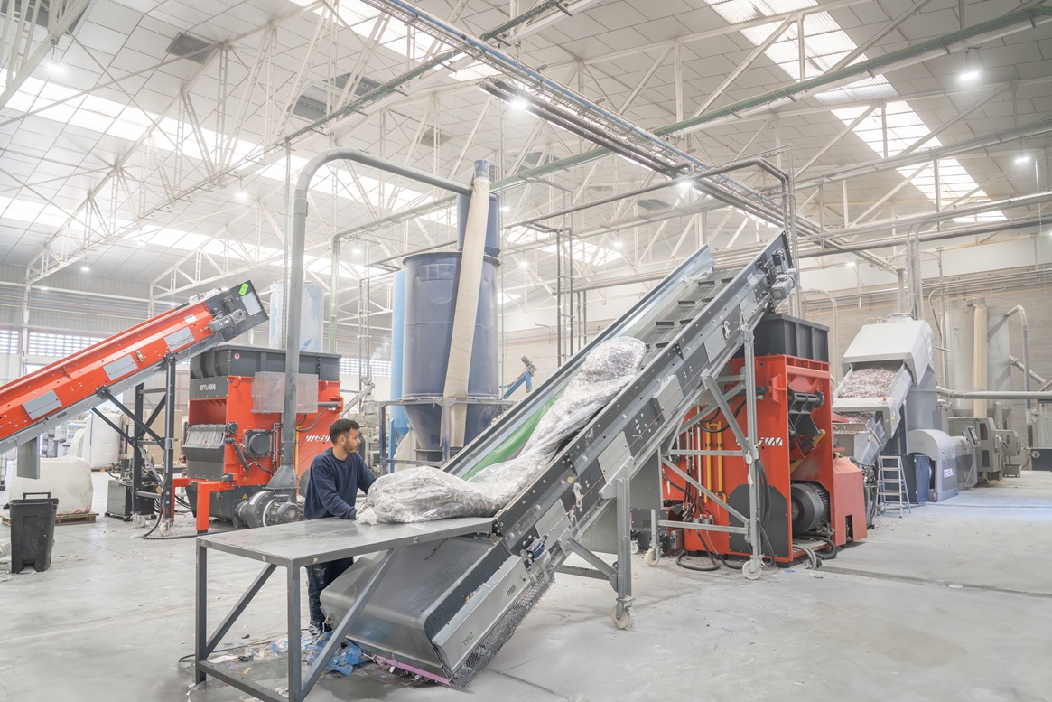 Zwei Weima W5.14 Zerkleinerer in der Recyclinglinie bei Wursi