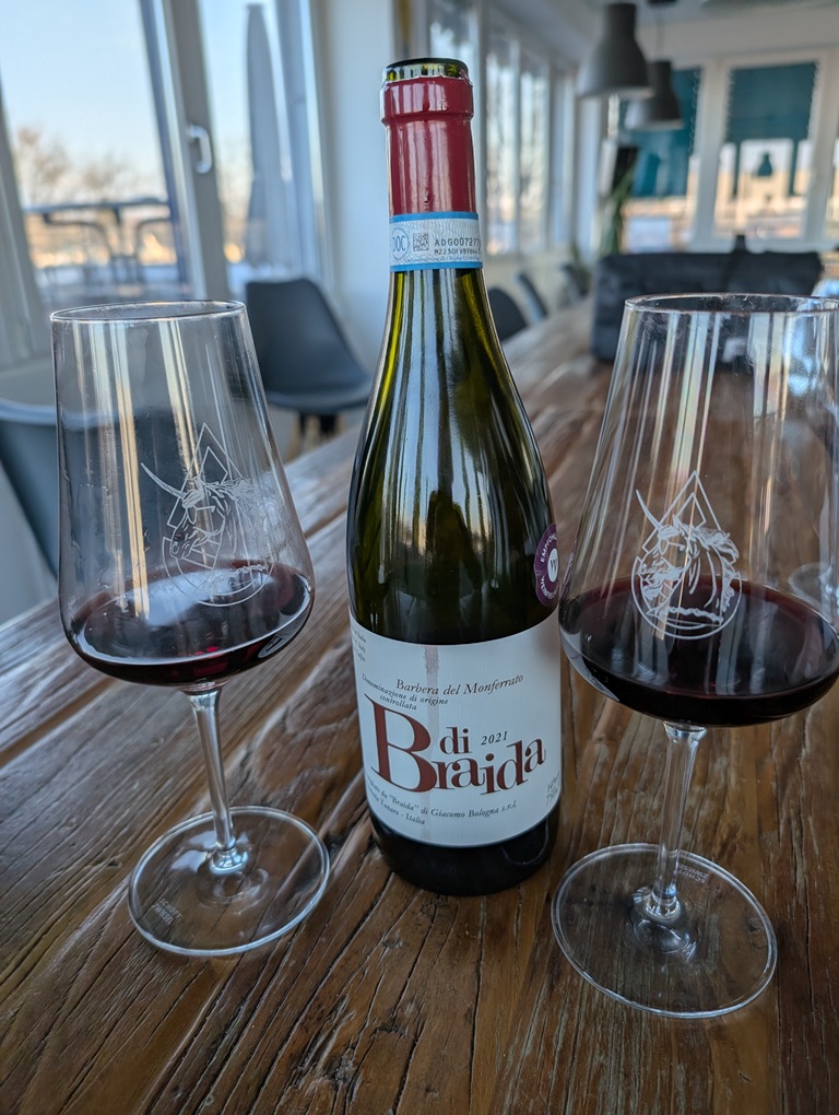 Das Bild zeigt eine Flasche Braida di Giacomo Bologna Rotwein Barbera d'Asti.